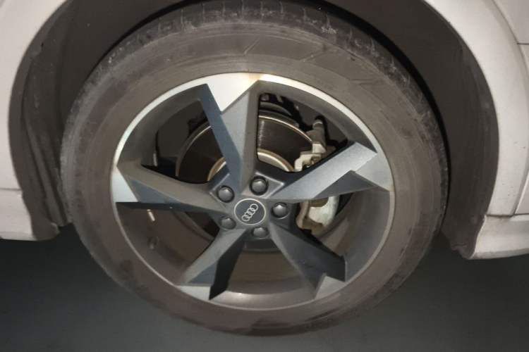 Used Audi Q3 2022 35 TFSI Fashion Dynamic Model Right Front Wheel Hub