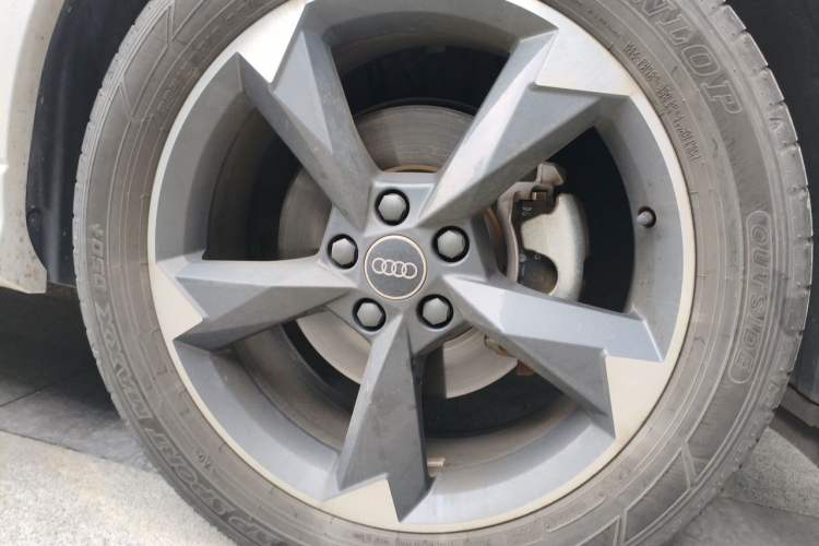Used Audi Q3 2022 35 TFSI Fashion Dynamic Model Right Front Wheel Hub