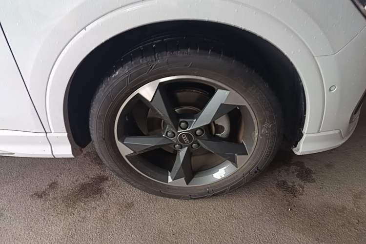 Used Audi Q3 2022 35 TFSI Fashion Dynamic Model Right Front Wheel Hub