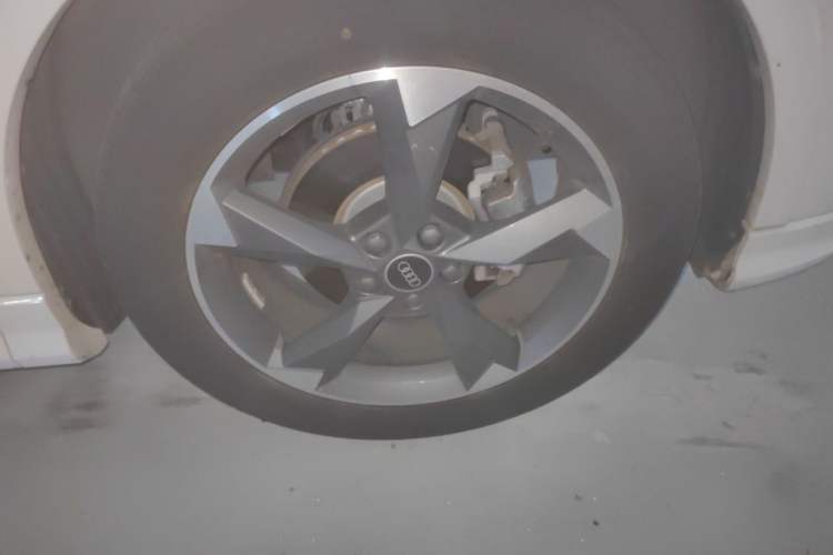 Used Audi Q3 2022 35 TFSI Fashion Dynamic Model Right Front Wheel Hub