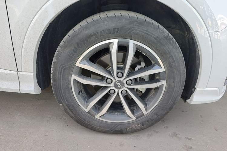 Used Audi Q3 2022 35 TFSI Progressive Dynamic Edition Right Front Wheel Hub