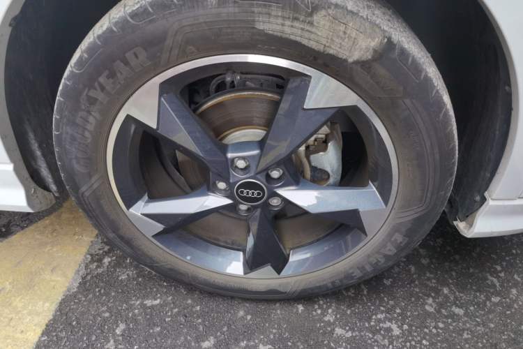 Used Audi Q3 2022 35 TFSI Fashion Dynamic Model Right Front Wheel Hub