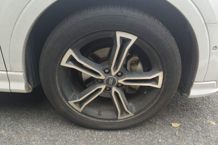 Used Audi Q3 2022 45 TFSI quattro Fashion Dynamic Model Right Front Wheel Hub