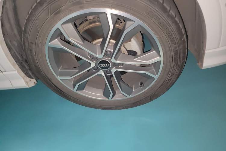 Used Audi Q3 2022 40 TFSI Fashion Dynamic Model Right Front Wheel Hub