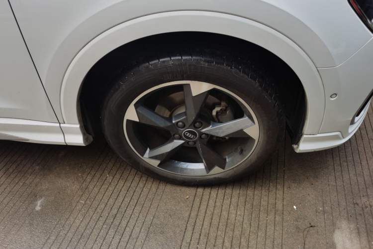 Used Audi Q3 2022 35 TFSI Fashion Dynamic Model Right Front Wheel Hub
