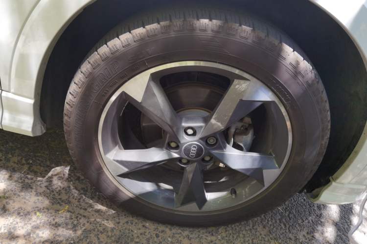 Used Audi Q3 2022 35 TFSI Fashion Dynamic Model Right Front Wheel Hub