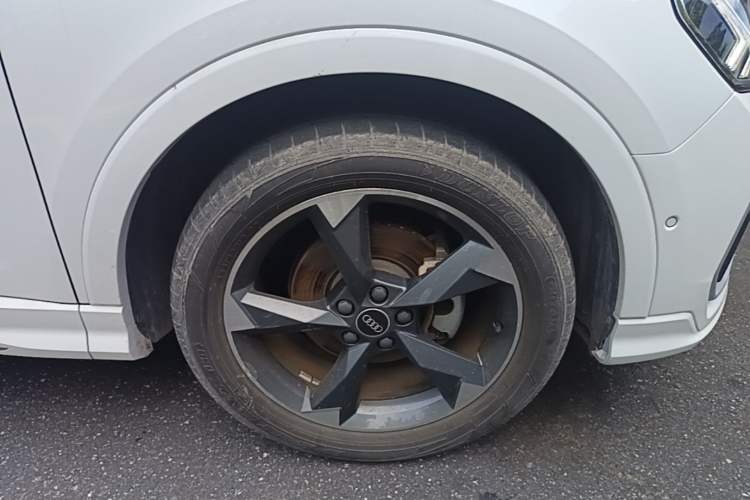 Used Audi Q3 2022 35 TFSI Fashion Dynamic Model Right Front Wheel Hub