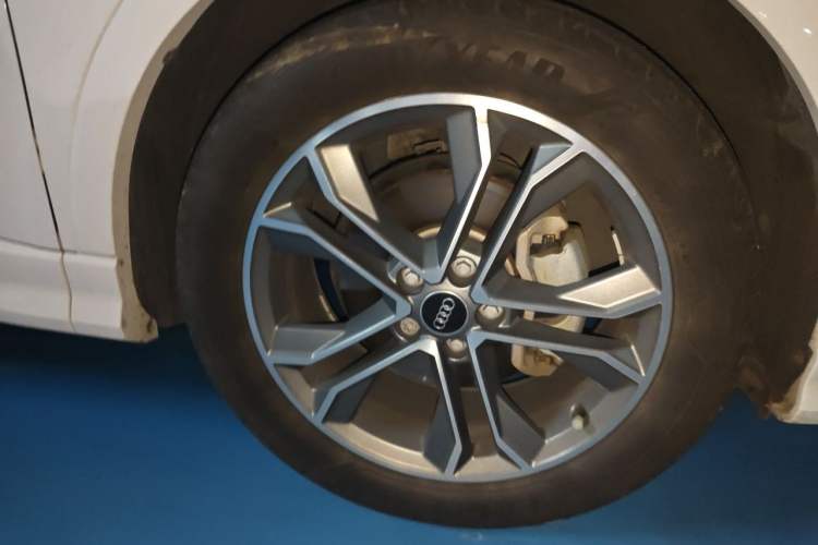 Used Audi Q3 2022 40 TFSI Fashion Dynamic Model Right Front Wheel Hub