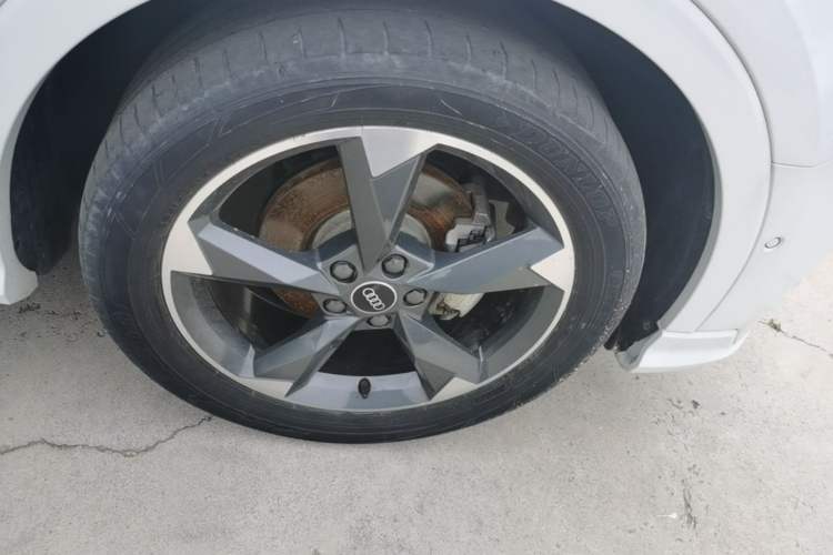 Used Audi Q3 2022 35 TFSI Fashion Dynamic Model Right Front Wheel Hub