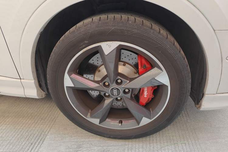Used Audi Q3 2022 35 TFSI Progressive Dynamic Edition Right Front Wheel Hub