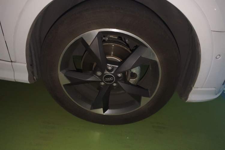 Used Audi Q3 2022 35 TFSI Fashion Dynamic Model Right Front Wheel Hub
