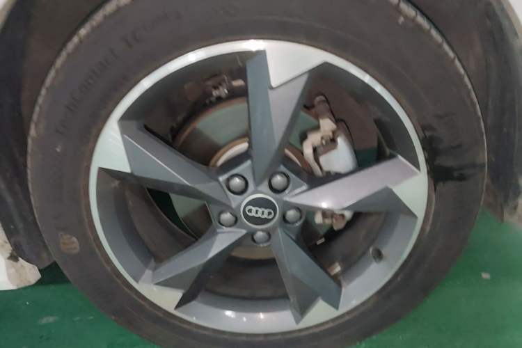 Used Audi Q3 2022 35 TFSI Fashion Dynamic Model Right Front Wheel Hub