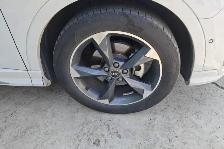 Used Audi Q3 2022 35 TFSI Fashion Dynamic Model Right Front Wheel Hub