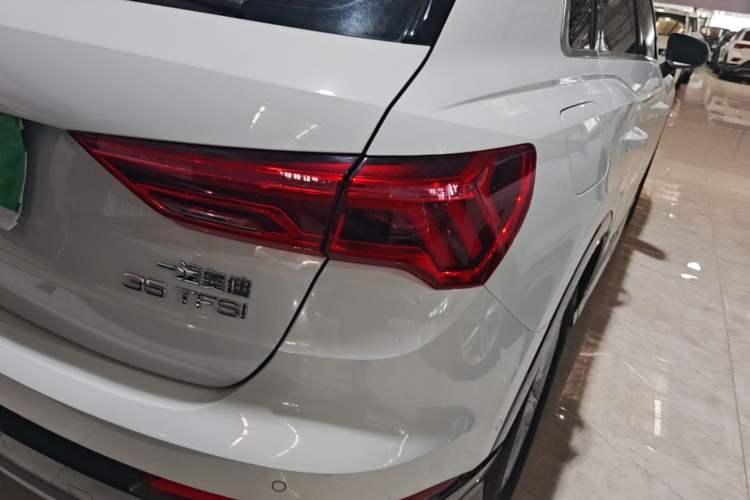 Used Audi Q3 2022 35 TFSI Fashionable and Elegant Model Right Rear Taillight