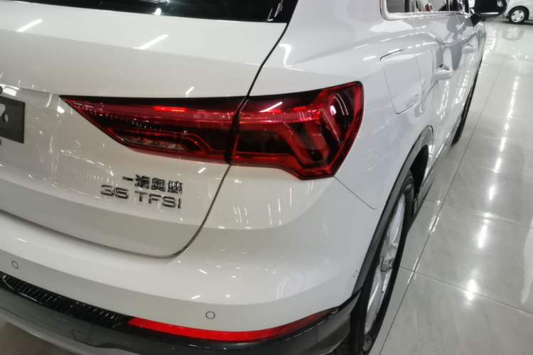 Used Audi Q3 2022 35 TFSI Fashionable and Elegant Model Right Rear Taillight