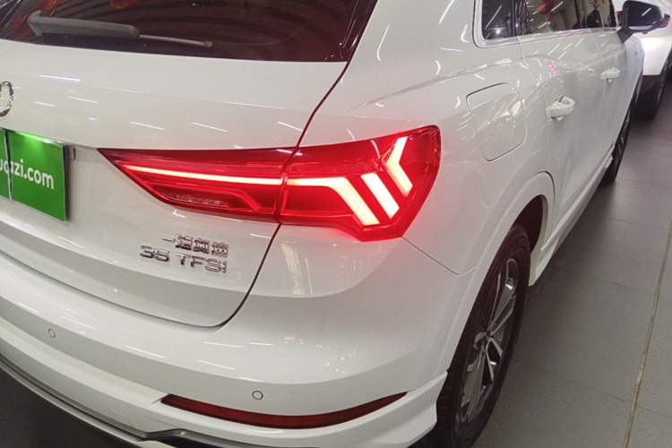 Used Audi Q3 2022 35 TFSI Progressive Dynamic Edition Right Rear Taillight