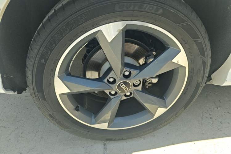 Used Audi Q3 2022 35 TFSI Fashion Dynamic Model Right Rear Wheel Hub