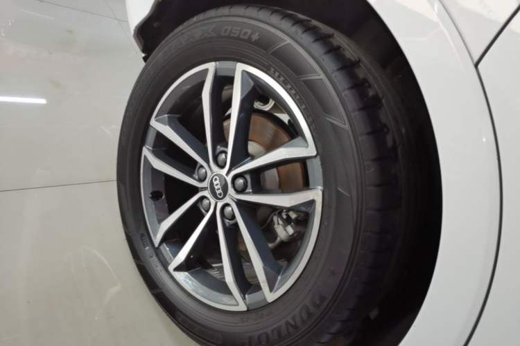 Used Audi Q3 2022 35 TFSI Progressive Dynamic Edition Right Rear Wheel Hub
