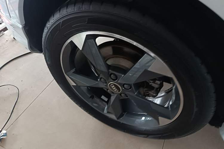 Used Audi Q3 2022 35 TFSI Fashion Dynamic Model Right Rear Wheel Hub