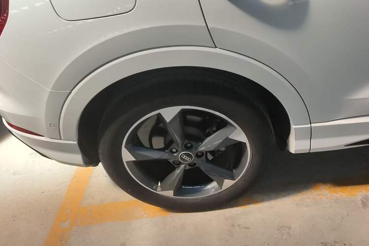 Used Audi Q3 2022 35 TFSI Fashion Dynamic Model Right Rear Wheel Hub
