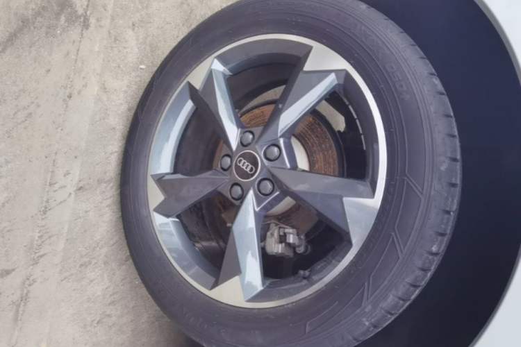 Used Audi Q3 2022 35 TFSI Fashion Dynamic Model Right Rear Wheel Hub