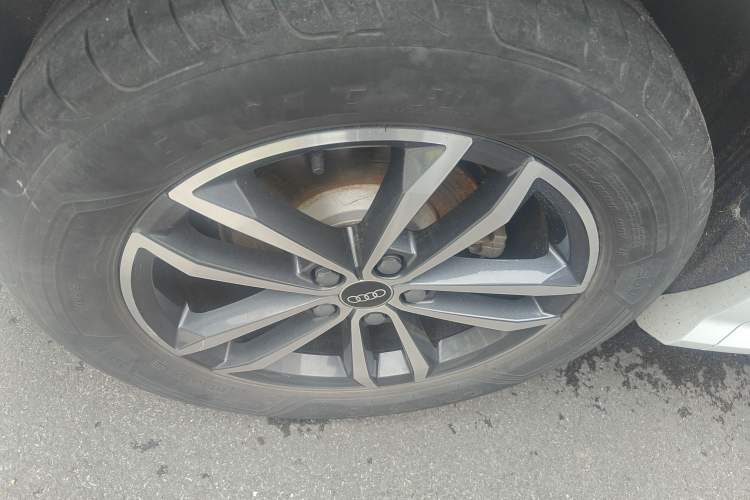 Used Audi Q3 2022 35 TFSI Progressive Dynamic Edition Right Rear Wheel Hub