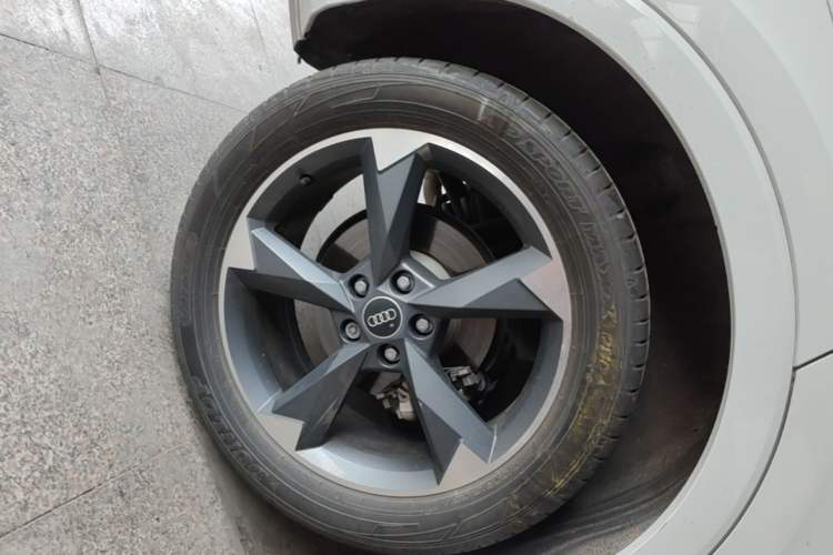 Used Audi Q3 2022 35 TFSI Fashion Dynamic Model Right Rear Wheel Hub