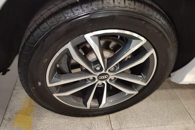 Used Audi Q3 2022 35 TFSI Progressive Dynamic Edition Right Rear Wheel Hub