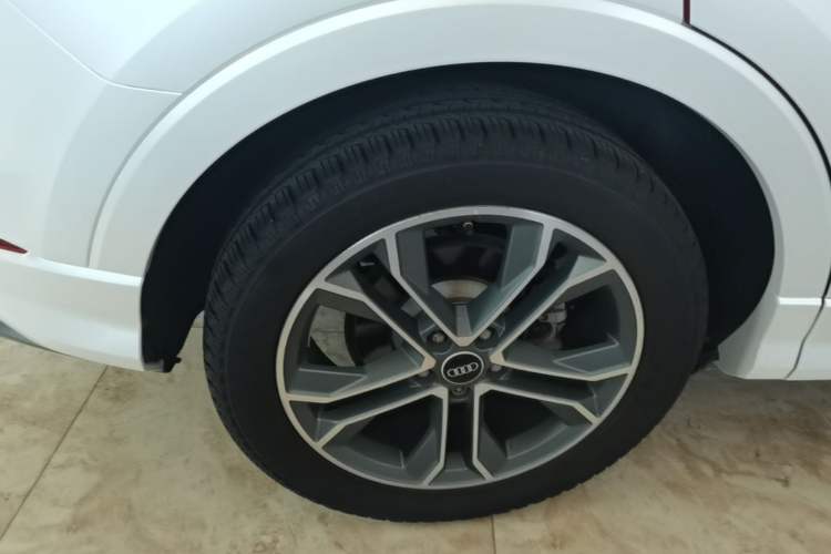 Used Audi Q3 2022 40 TFSI Fashion Dynamic Model Right Rear Wheel Hub