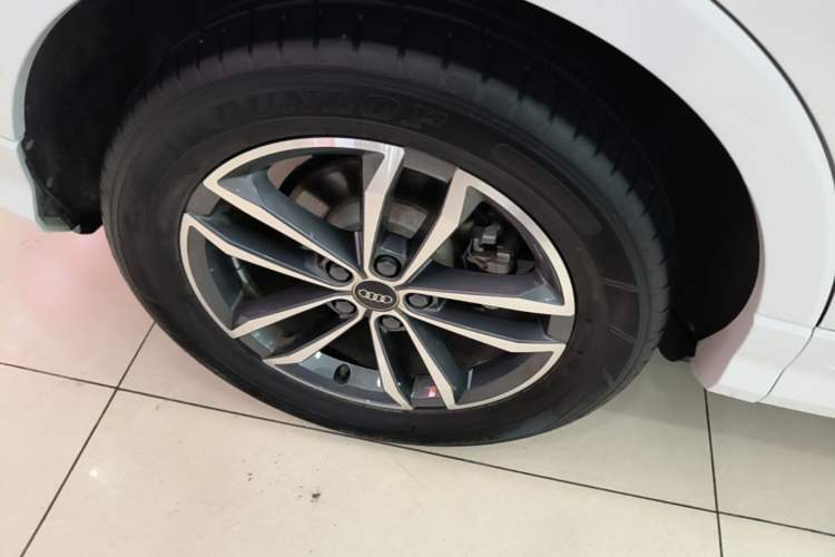 Used Audi Q3 2022 35 TFSI Progressive Dynamic Edition Right Rear Wheel Hub