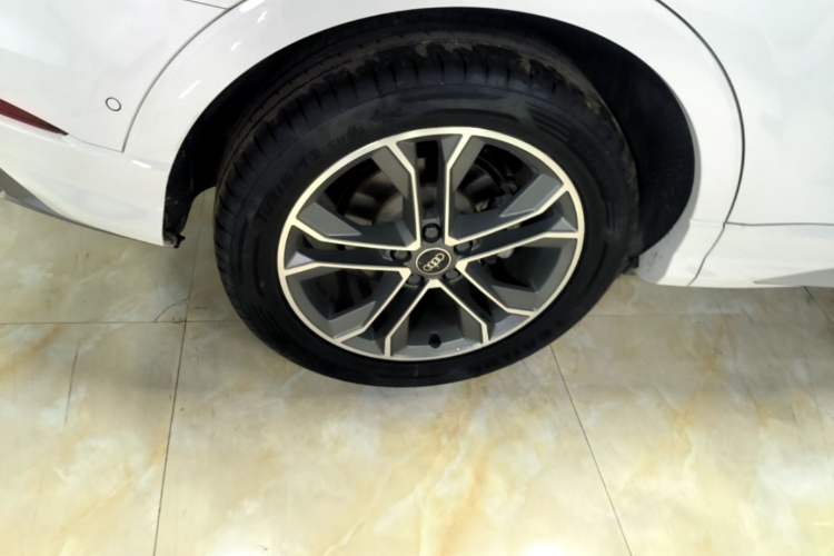 Used Audi Q3 2022 40 TFSI Fashion Dynamic Model Right Rear Wheel Hub
