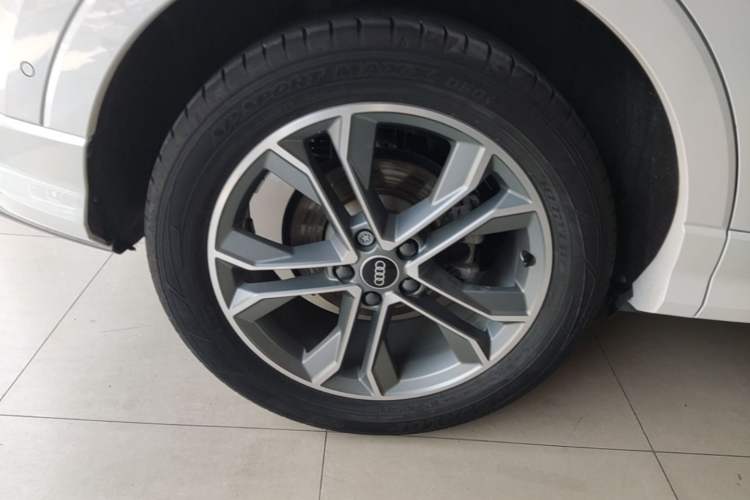 Used Audi Q3 2022 40 TFSI Fashion Dynamic Model Right Rear Wheel Hub