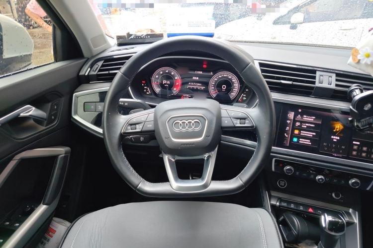 Used Audi Q3 2022 40 TFSI Fashion Dynamic Model Steering Wheel