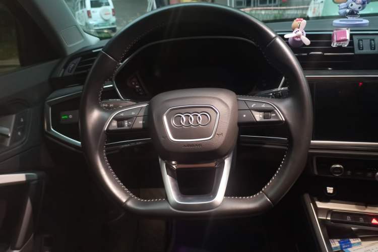 Used Audi Q3 2022 35 TFSI Fashion Dynamic Model Steering Wheel