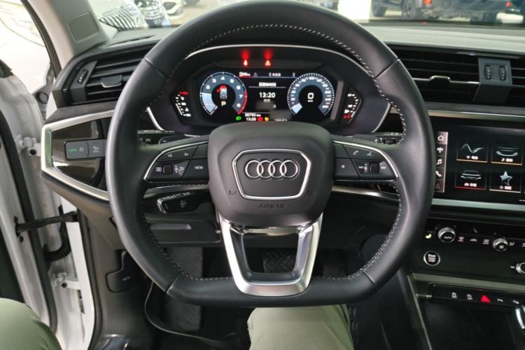 Used Audi Q3 2022 35 TFSI Fashion Dynamic Model Steering Wheel