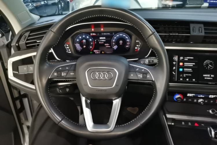 Used Audi Q3 2022 35 TFSI Progressive Dynamic Edition Steering Wheel