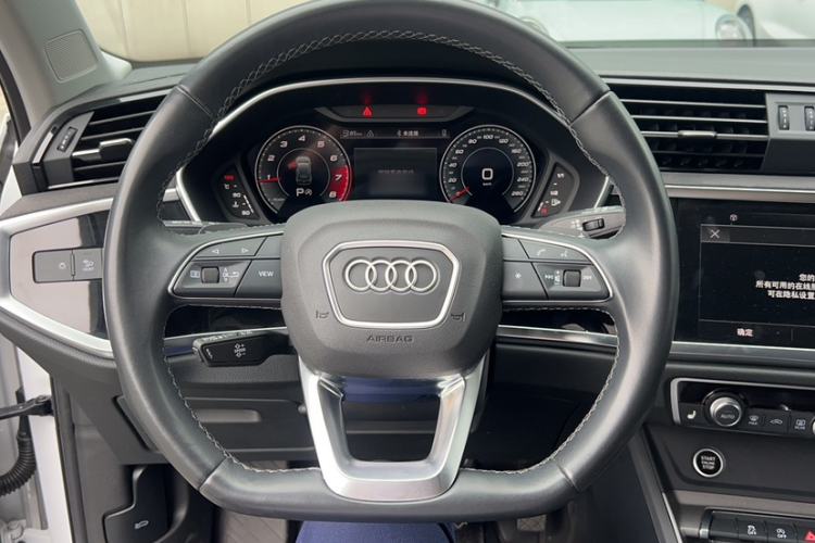 Used Audi Q3 2022 35 TFSI Fashion Dynamic Model Steering Wheel