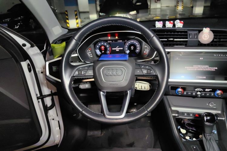 Used Audi Q3 2022 35 TFSI Progressive Dynamic Edition Steering Wheel