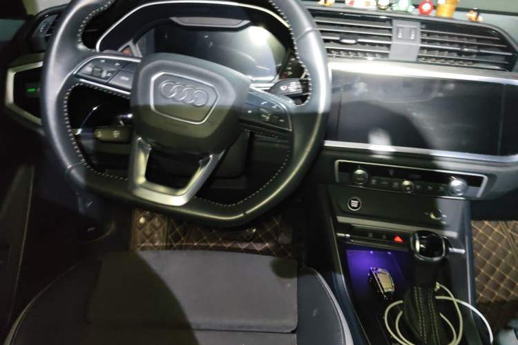 Used Audi Q3 2022 35 TFSI Fashion Dynamic Model Steering Wheel