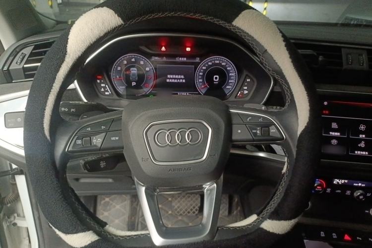 Used Audi Q3 2022 35 TFSI Fashion Dynamic Model Steering Wheel