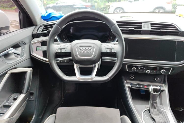 Used Audi Q3 2022 35 TFSI Fashion Dynamic Model Steering Wheel