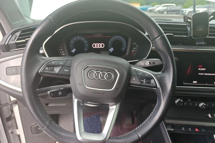 Used Audi Q3 2022 35 TFSI Progressive Dynamic Edition Steering Wheel