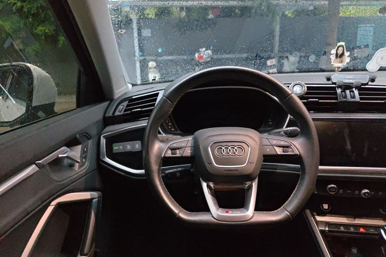 Used Audi Q3 2022 35 TFSI Fashion Dynamic Model Steering Wheel