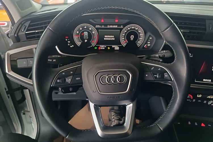 Used Audi Q3 2022 35 TFSI Fashion Dynamic Model Steering Wheel