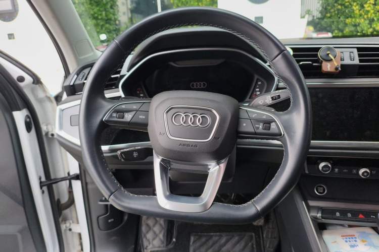 Used Audi Q3 2022 35 TFSI Fashion Dynamic Model Steering Wheel