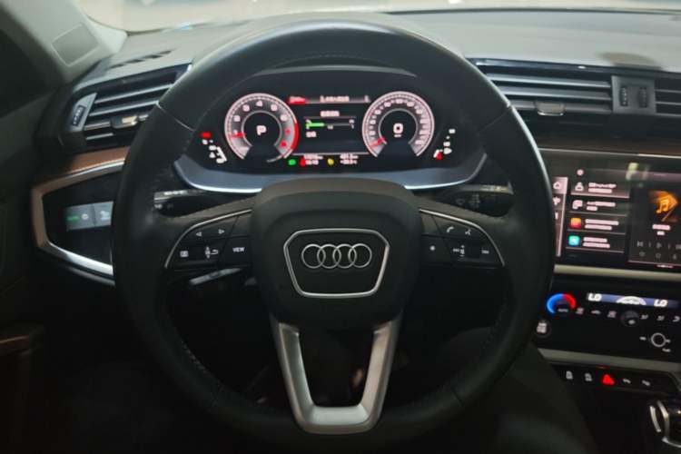 Used Audi Q3 2022 35 TFSI Fashionable and Elegant Model Steering Wheel