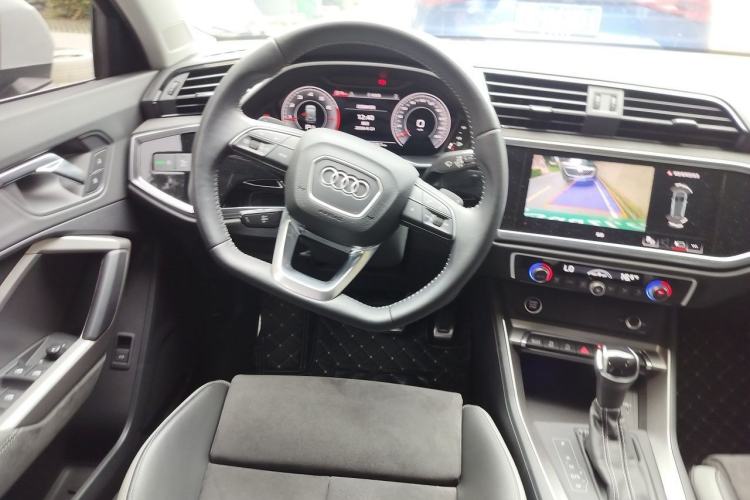Used Audi Q3 2022 40 TFSI Fashion Dynamic Model Steering Wheel