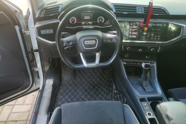 Used Audi Q3 2022 35 TFSI Fashion Dynamic Model Steering Wheel