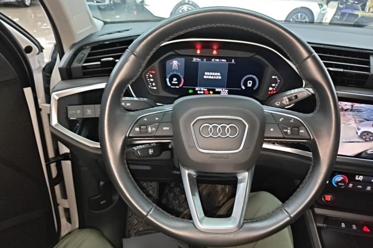 Used Audi Q3 2022 35 TFSI Progressive Dynamic Edition Steering Wheel