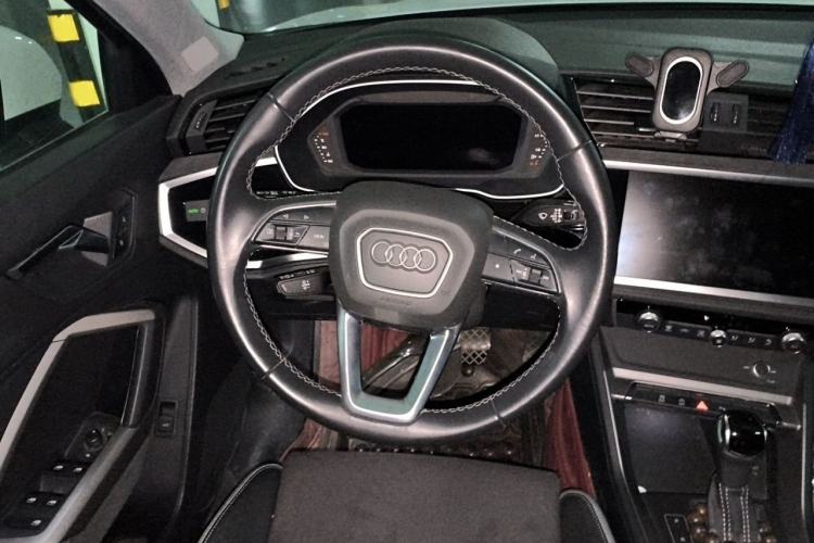 Used Audi Q3 2022 35 TFSI Progressive Dynamic Edition Steering Wheel